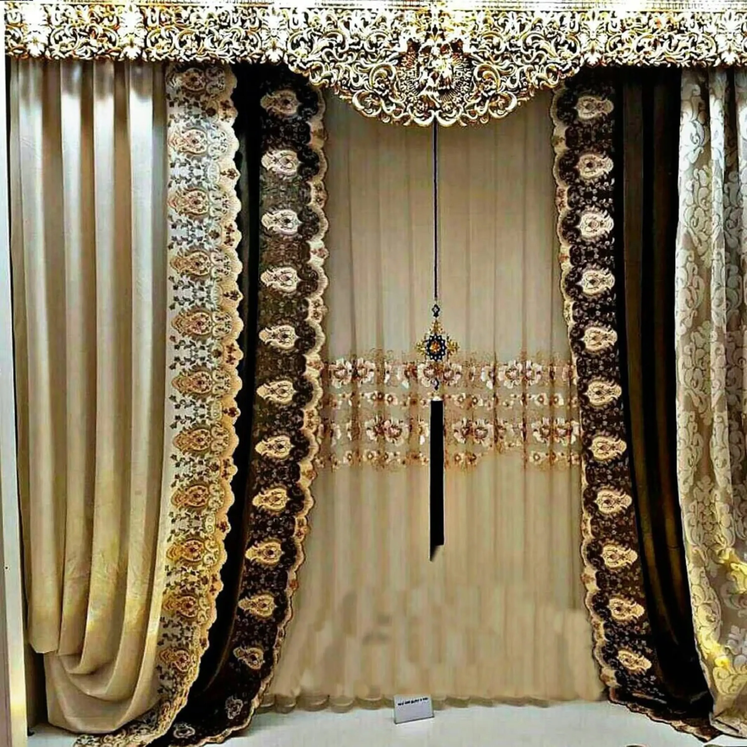 پرده گل پنبه ای تاج دار مدل 2229 پرده گل پنبه ای تاج دار مدل 2229